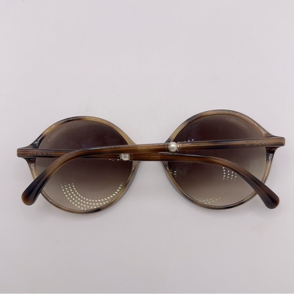 CHANEL Tan Oversized Sunglasses with Gradient Lenses - Picture 6 of 12